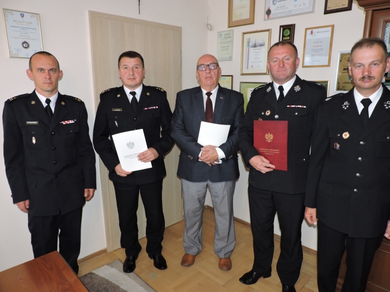 Zdjęcie strażaków podczas spotkania