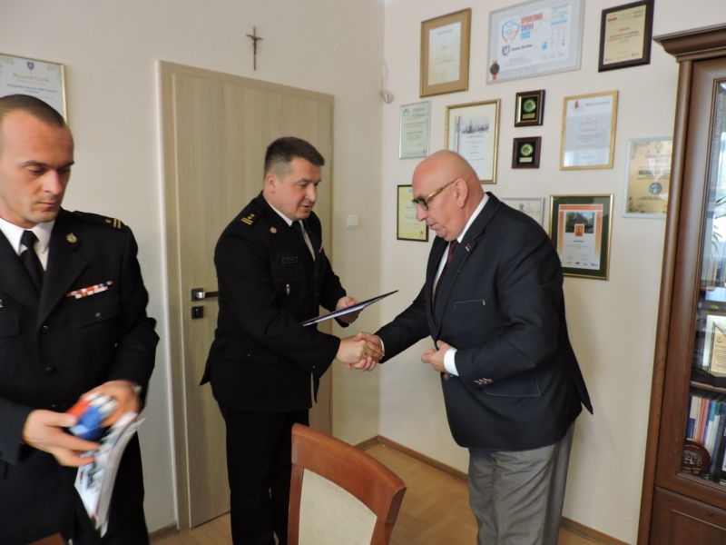 Zdjęcie strażaków podczas spotkania